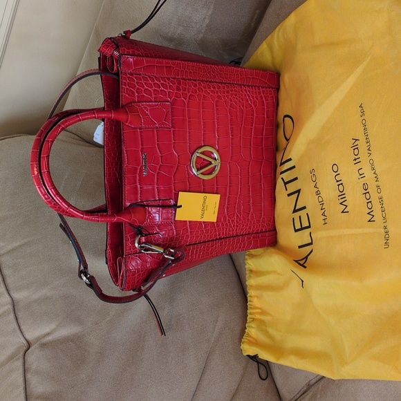 ❤️ Valentino by Mario Valentino Charmont Poppy Red Croc Leather Tote RARE - Picture 2 of 15
